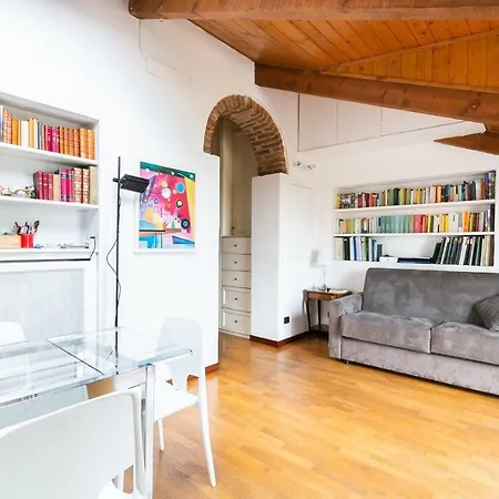 شقة Mansarda Sui Navigli Con Terrazza *