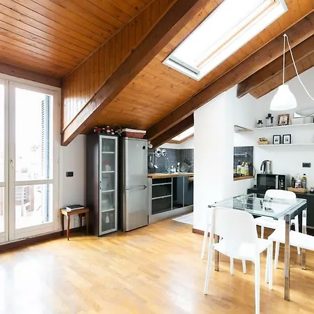 Apartman Mansarda Sui Navigli Con Terrazza