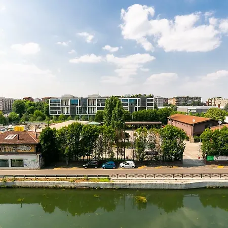 Mansarda Sui Navigli Con Terrazza * Milánó