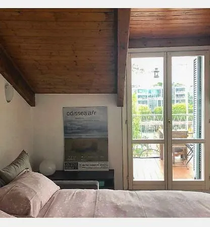 Apartament Mansarda Sui Navigli Con Terrazza Mediolan